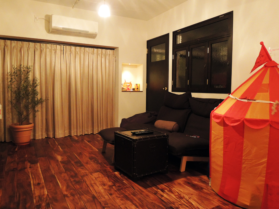 ���r���O