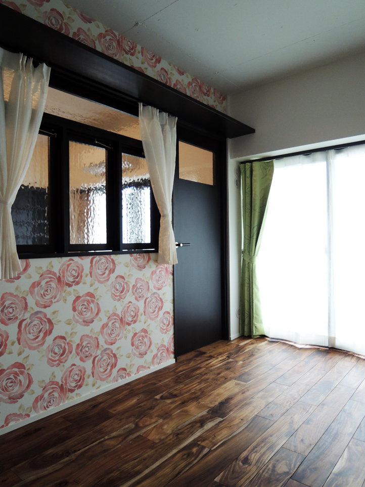 �q������